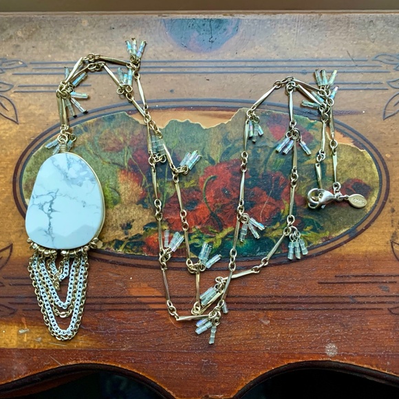 Express White Howlite Crystal Dangle 32" Necklace - Picture 10 of 12